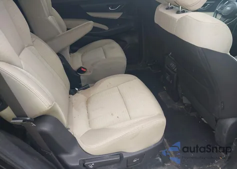 2021 Subaru Ascent Premium z USA, uszkodzony, nr VIN 4S4WMAFD3M3454662